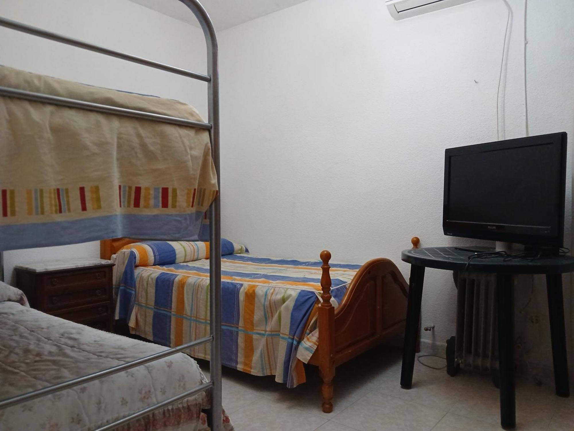 Habitacion Privada Triple Toledo Kültér fotó