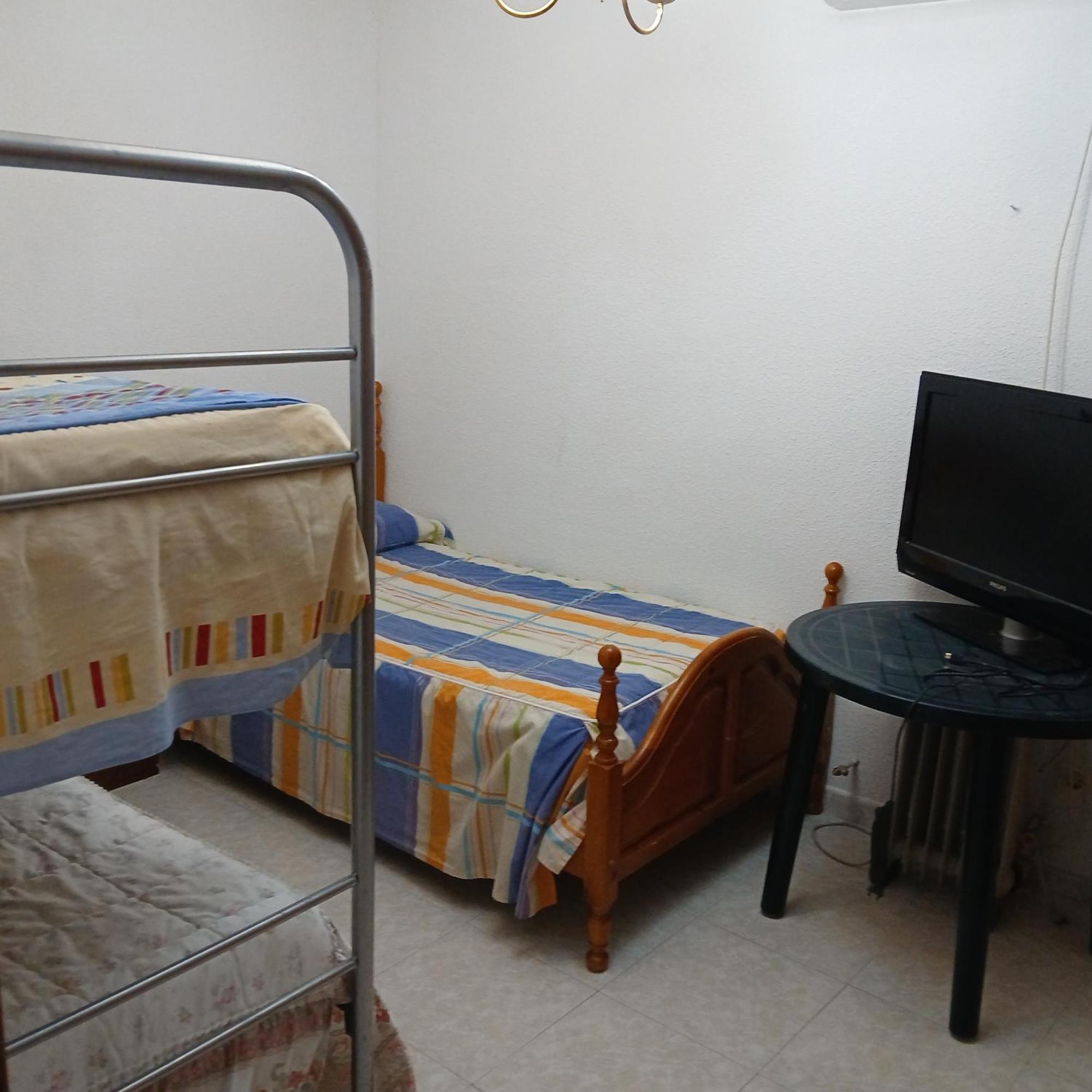Habitacion Privada Triple Toledo Kültér fotó